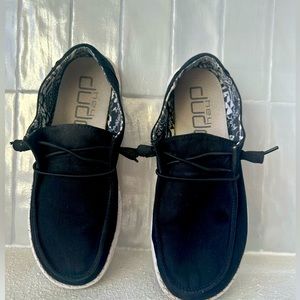 Hey Dude size 7 with box